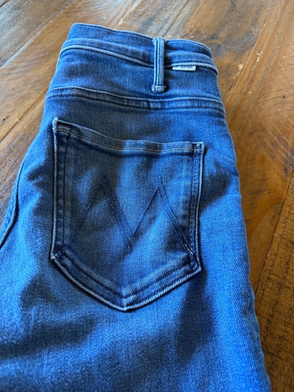 MOTHER Hustler Flood Fray Jeans in Dark Blue